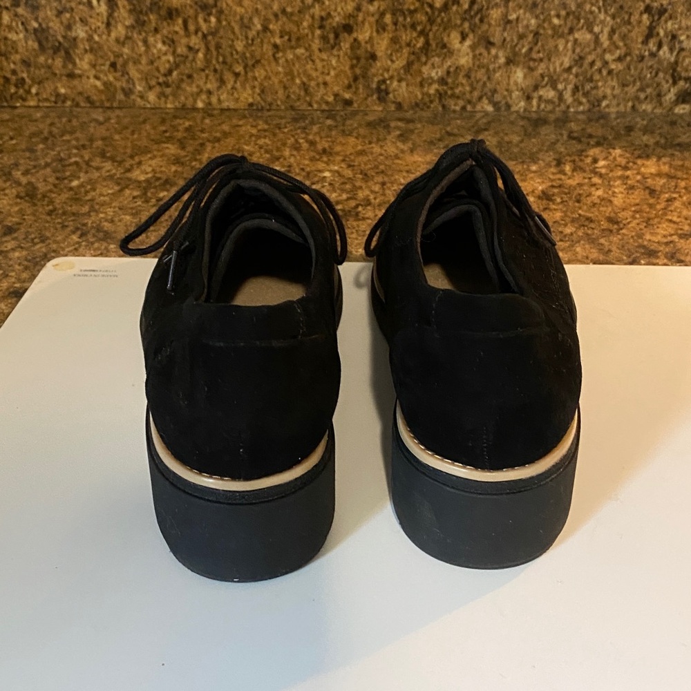 Clark’s Loafers - Picture 4 of 9